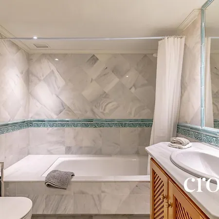 Elegant Golf Apt, Peace, Pool, Panoramic Views Apartment