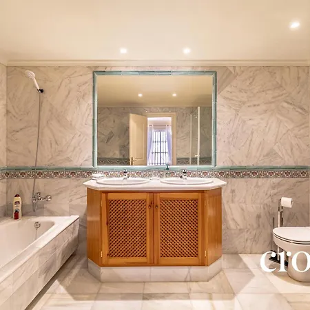 アパート Elegant Golf Apt, Peace, Pool, Panoramic Views *