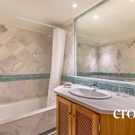 Elegant Golf Apt, Peace, Pool, Panoramic Views * Malaga