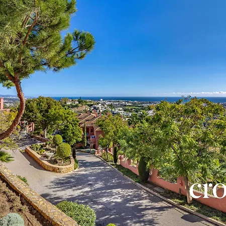 Apartment Elegant Golf Apt, Peace, Pool, Panoramic Views